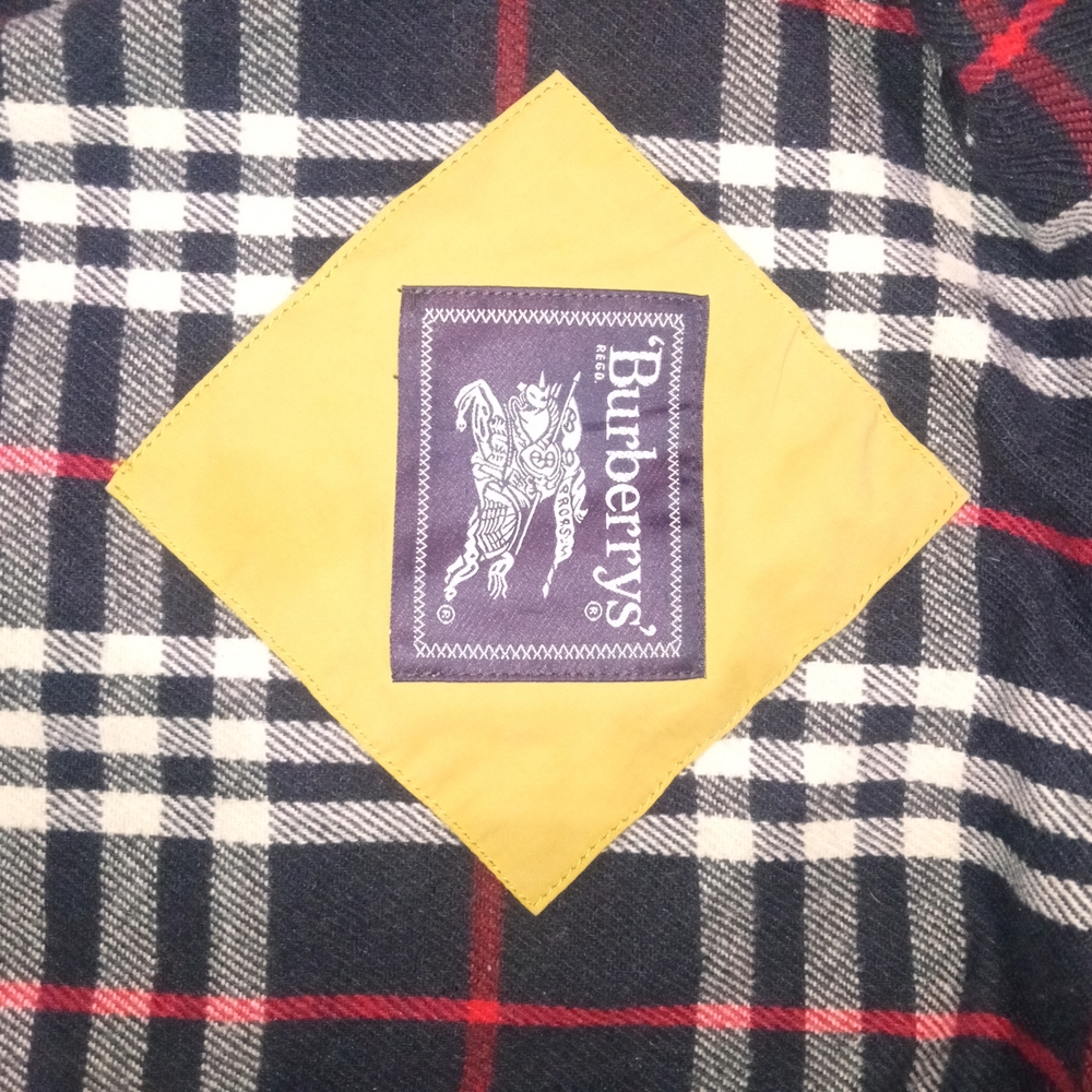Vintage Burberry's Men's Quilted Harrington Jacket in Tan and Navy - Picture 7 of 12